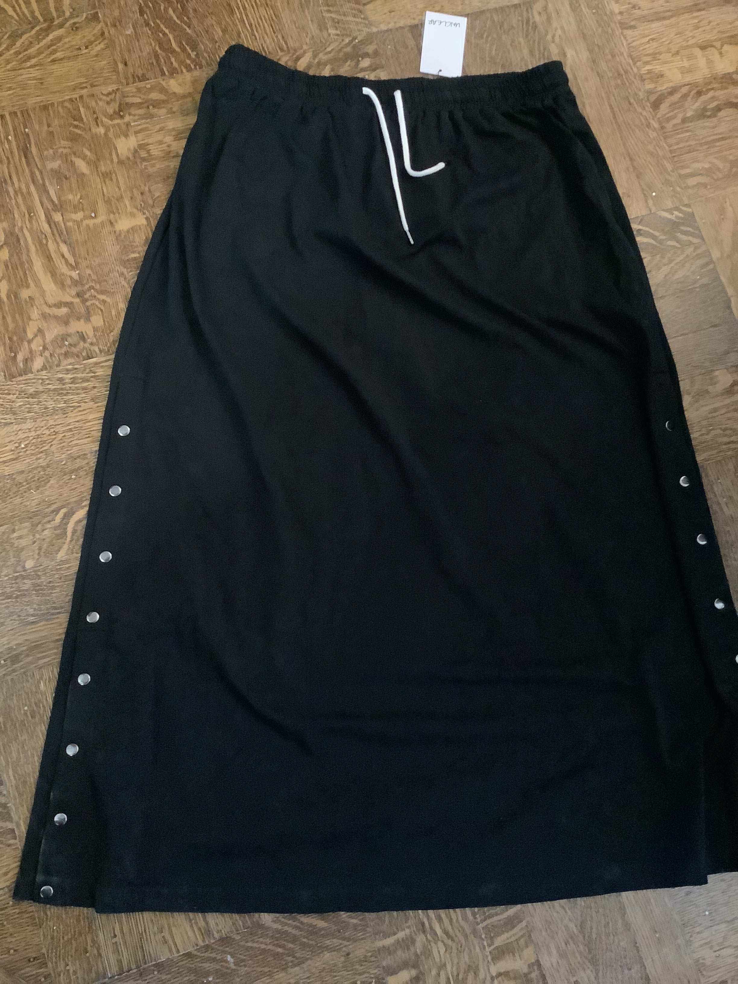 A-LINE SKIRT WITH SNAPS