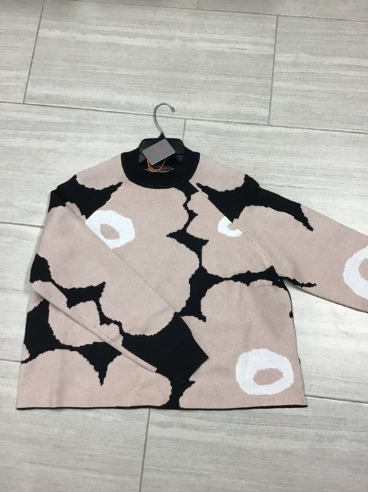 Color-block design sweater